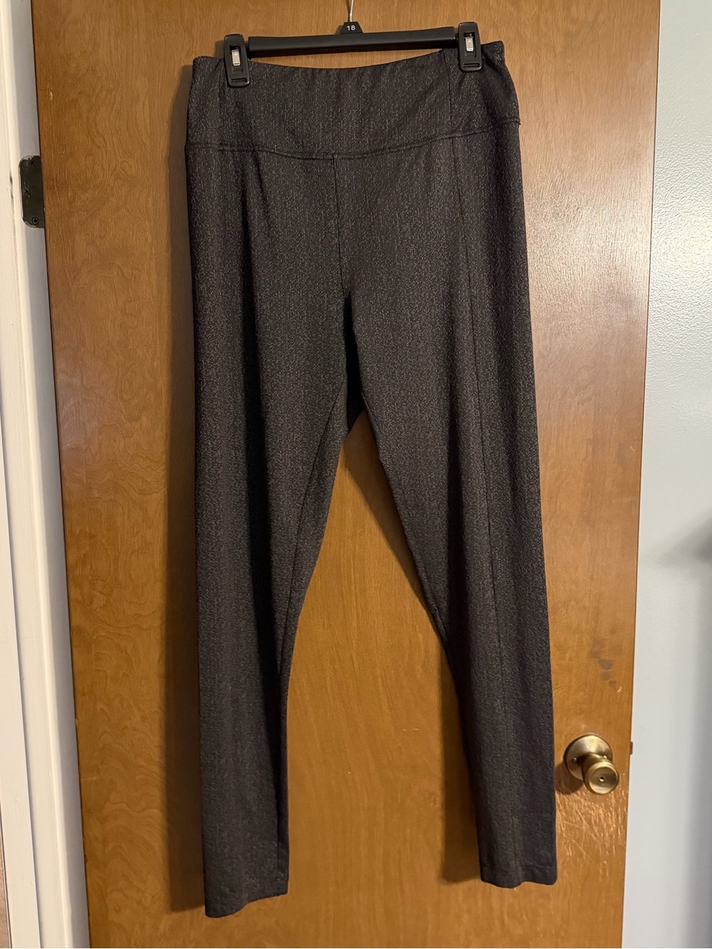 American Tall Textured Back-Pocket Leggings